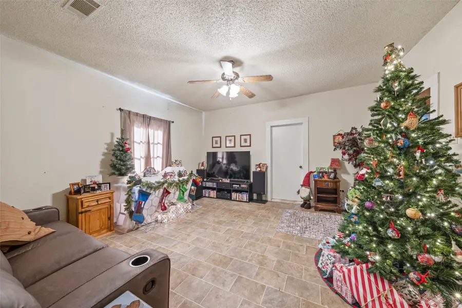 502 W 6th Street, McGregor, TX 76657 - Image #3