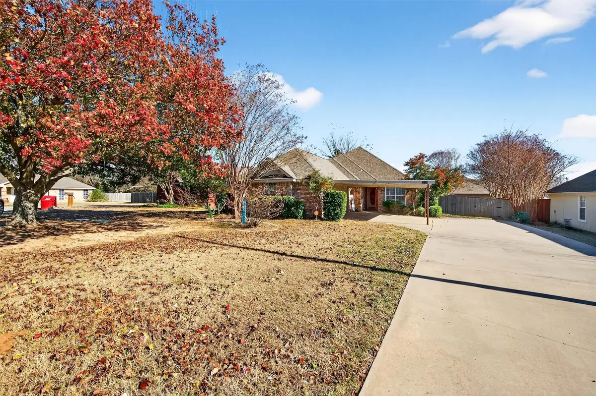 207 Gayle Circle, Bells, TX 75414 - Image #1