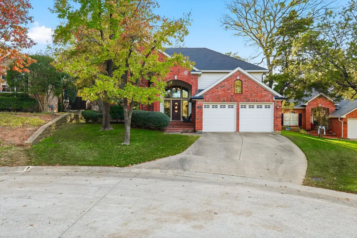 714 Meadow Bend Court, Highland Village, TX 75077 - Image #1