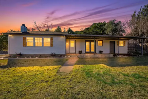 820 Blackfoot Court, Granbury, TX 76048