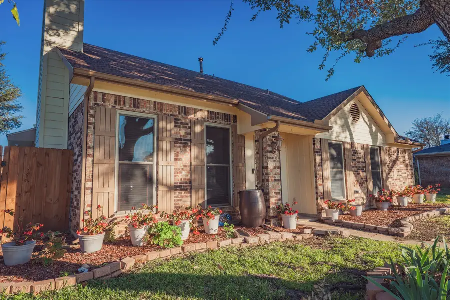 593 King Circle, Lewisville, TX 75067 - Image #2