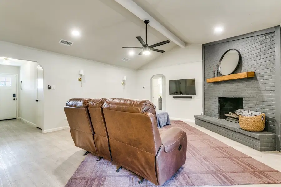 8841 Main Street, North Richland Hills, TX 76182 - Image #3