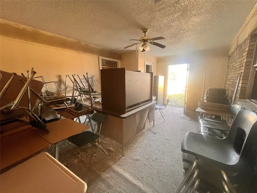 209 S Walton Street, Blooming Grove, TX 76626 - Image #3