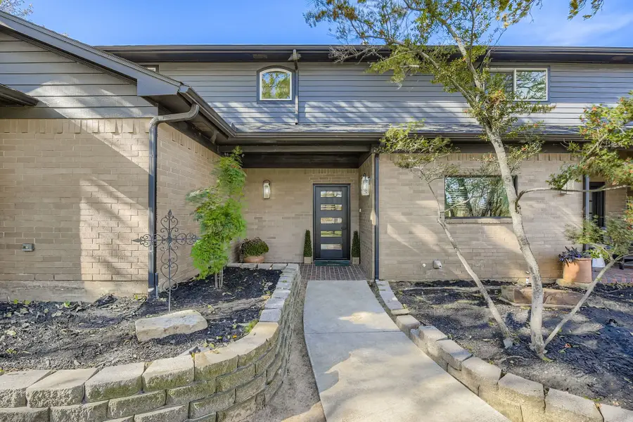 900 Pioneer Circle E, Argyle, TX 76226 - Image #2