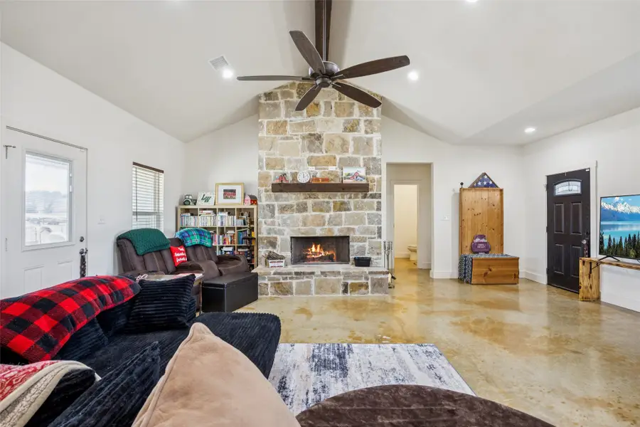 1084 Justin Drive, Springtown, TX 76082 - Image #3