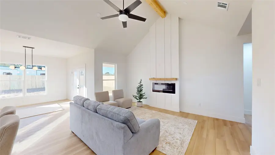 9228 Sunrise Drive, Fort Worth, TX 76134 - Image #2