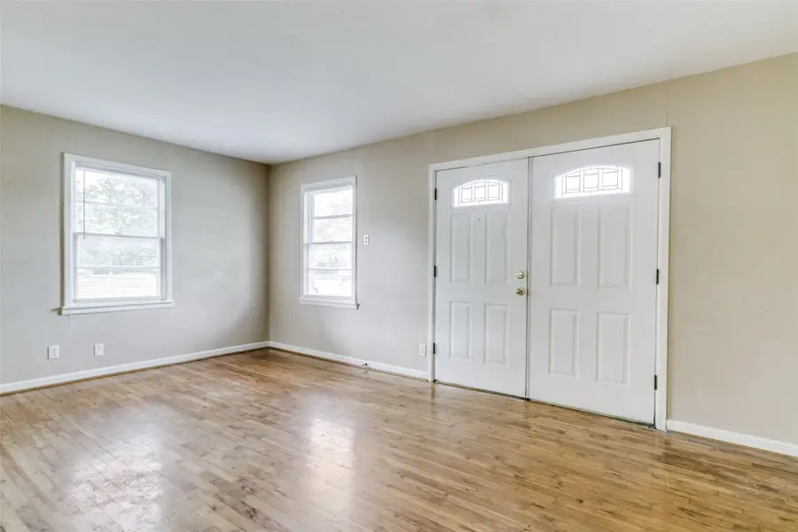 10376 Bel Aire Drive, Dallas, TX 75218 - Image #3