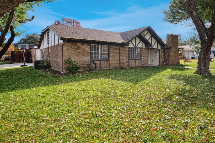 5352 Colorado Court, North Richland Hills, TX 76180 - Image #2