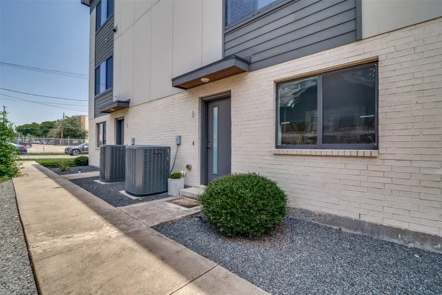 5602 Lindell Avenue #B, Dallas, TX 75206 - #3