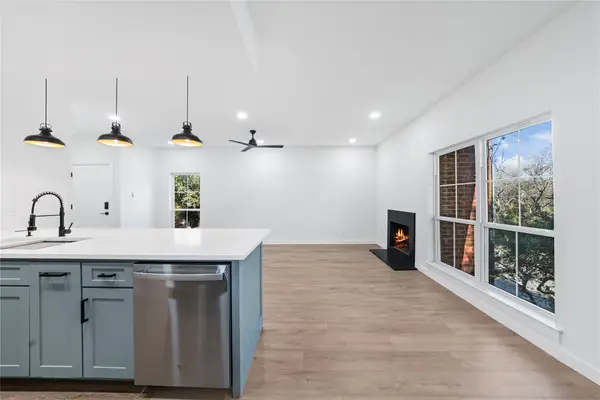 8601 Park Lane #121, Dallas, TX 75231