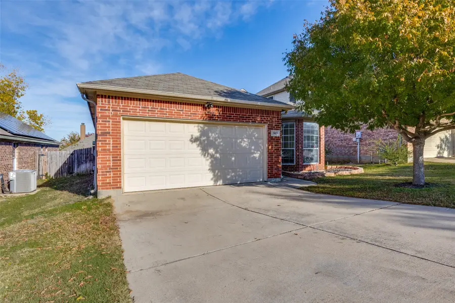 5812 Minnow Drive, Fort Worth, TX 76179 - Image #3
