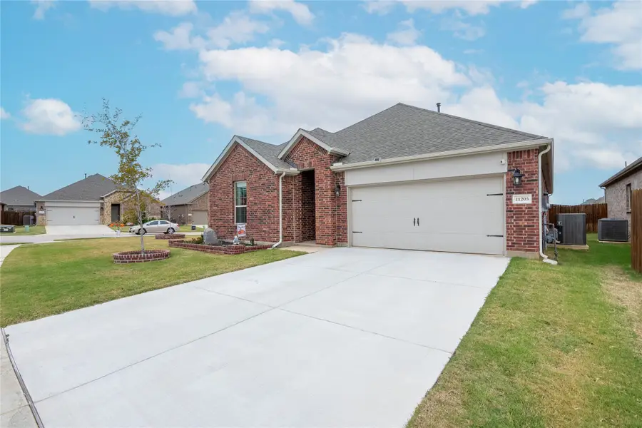 11203 Hawks Landing Drive, Aubrey, TX 76227 - Image #2
