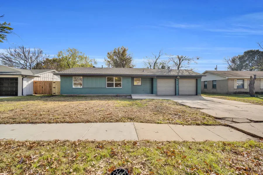 610 Colgate Drive, Lancaster, TX 75134 - Image #2