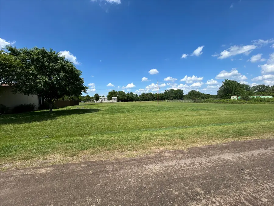 129 Saint Michaels Drive, Trinidad, TX 75163 - Image #3