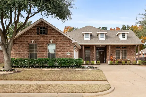 8204 Summerleaf Drive, Arlington, TX 76001