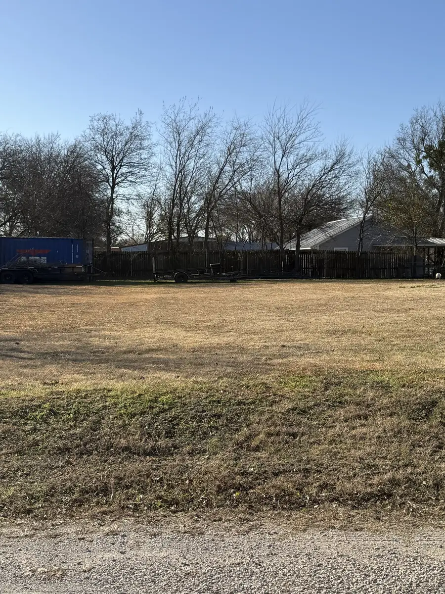 705 W Live Oak, Alvord, TX 76225 - #2