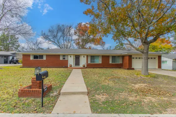 700 Falcon Drive, Woodway, TX 76712