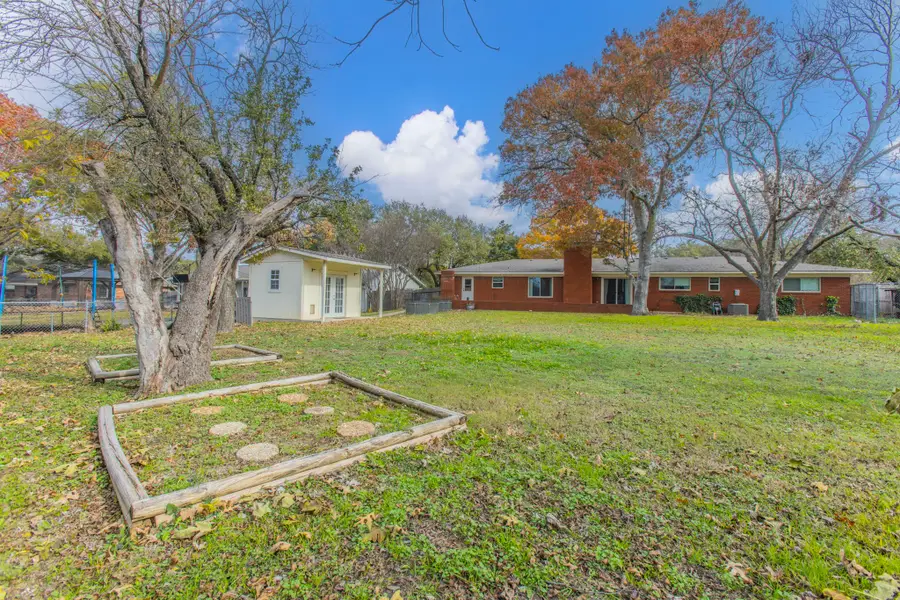 700 Falcon Drive, Woodway, TX 76712 - Image #3