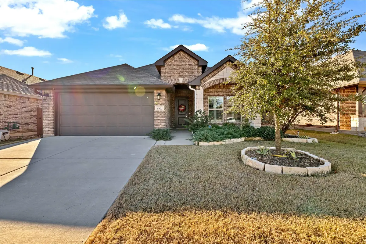 4501 Ridgehurst Lane, Fort Worth, TX 76036 - Image #1