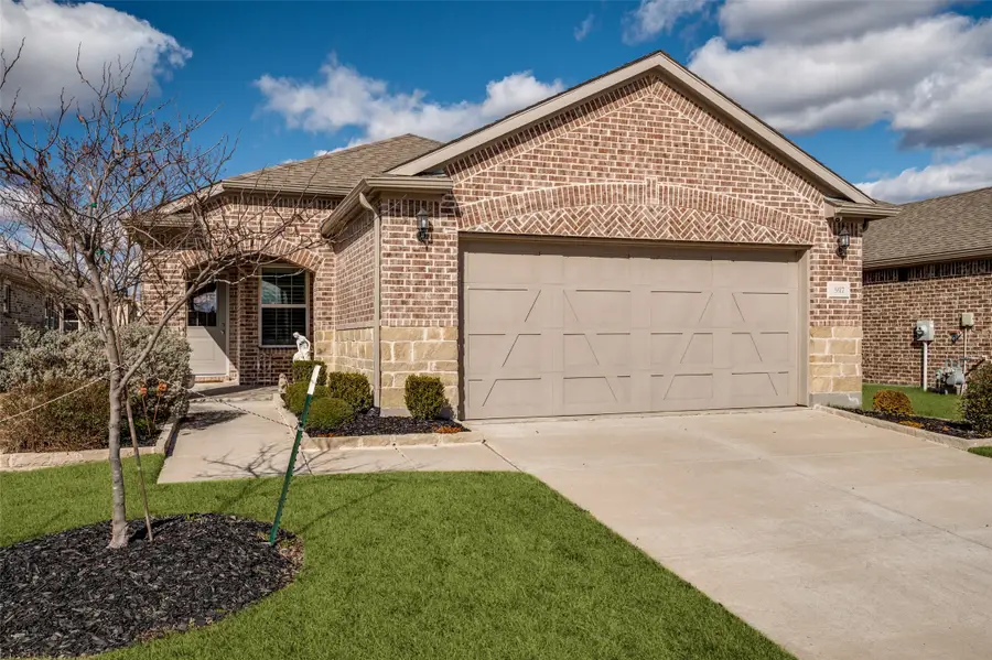 917 Rough Hollow Drive, McKinney, TX 75071 - Image #2