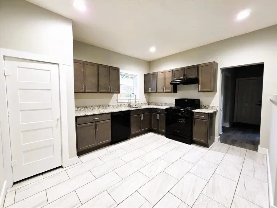 1012 Avenue K, Brownwood, TX 76801 - Image #3