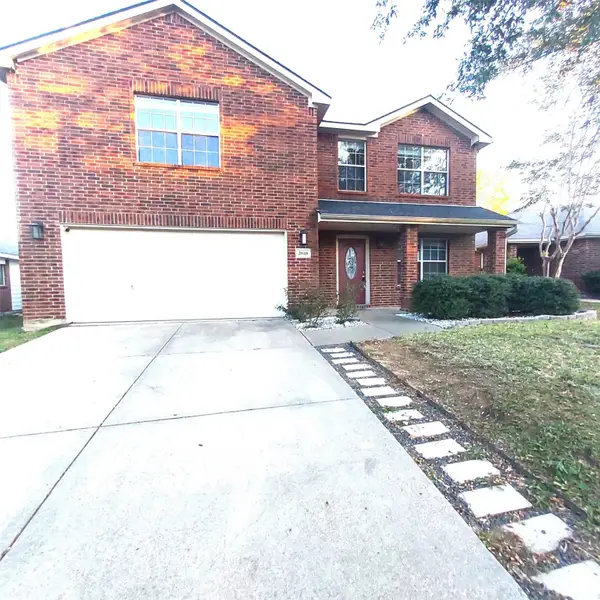 2048 Club Oak Drive, Heartland, TX 75126