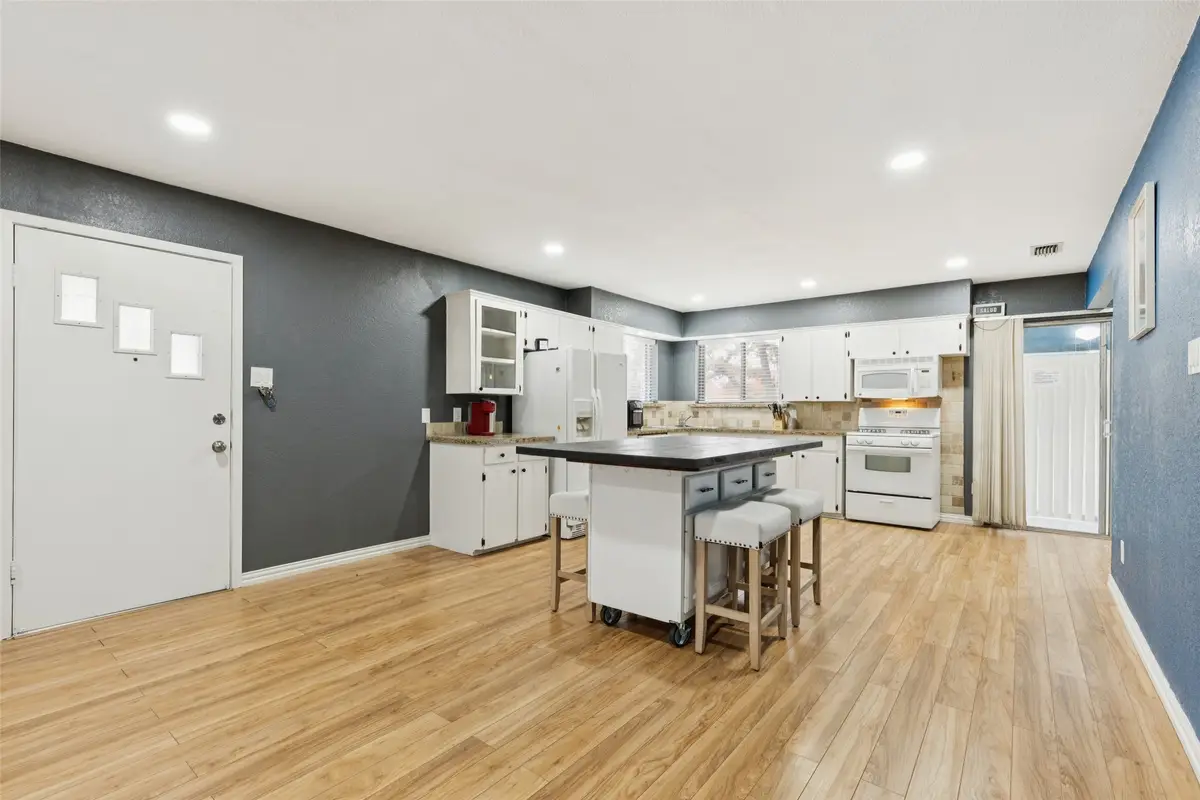 102 Woodland Drive, Highland Village, TX 75077 - #1