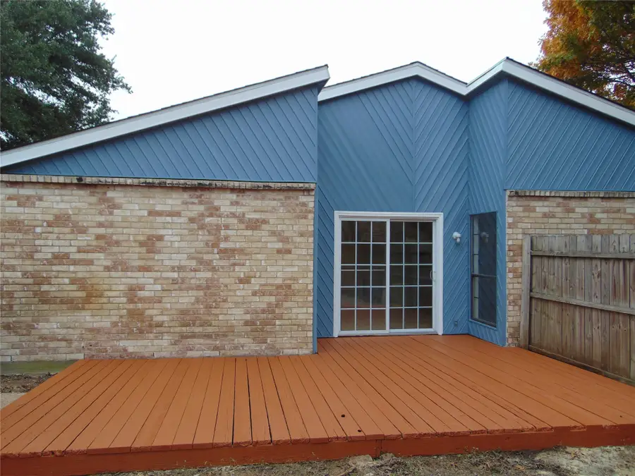 9402 Sugarberry Road, Dallas, TX 75249 - Image #2