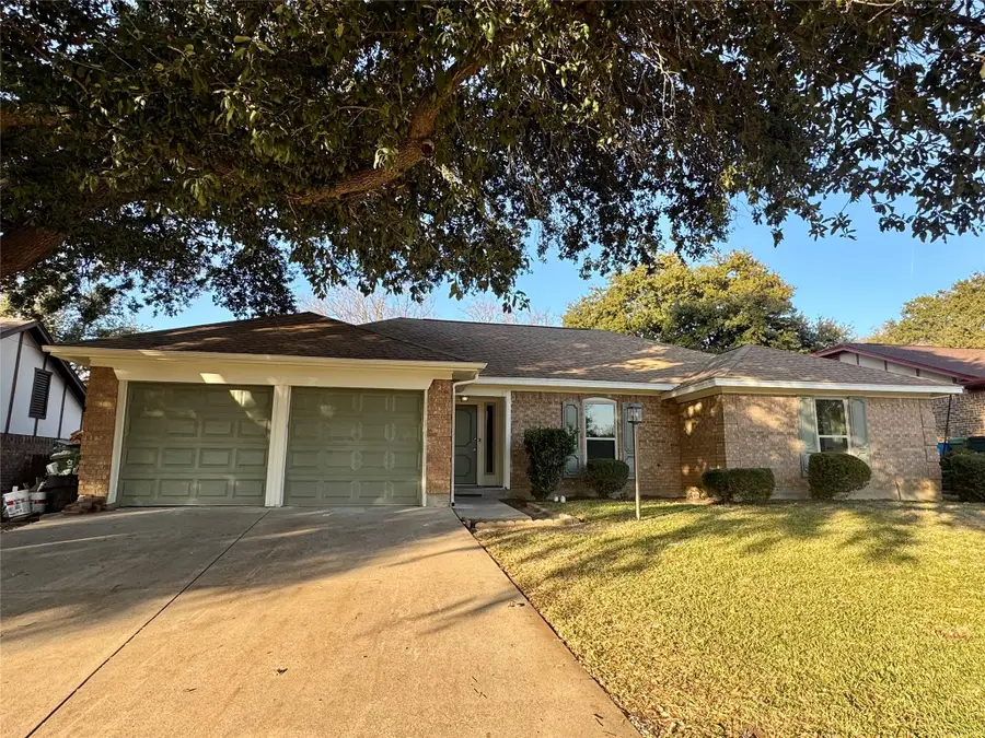 6513 Circleview Drive, North Richland Hills, TX 76180 - Image #2