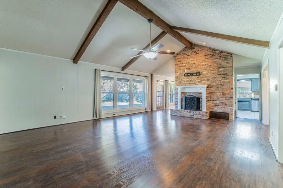 6729 Oliver Drive, North Richland Hills, TX 76180 - Image #2