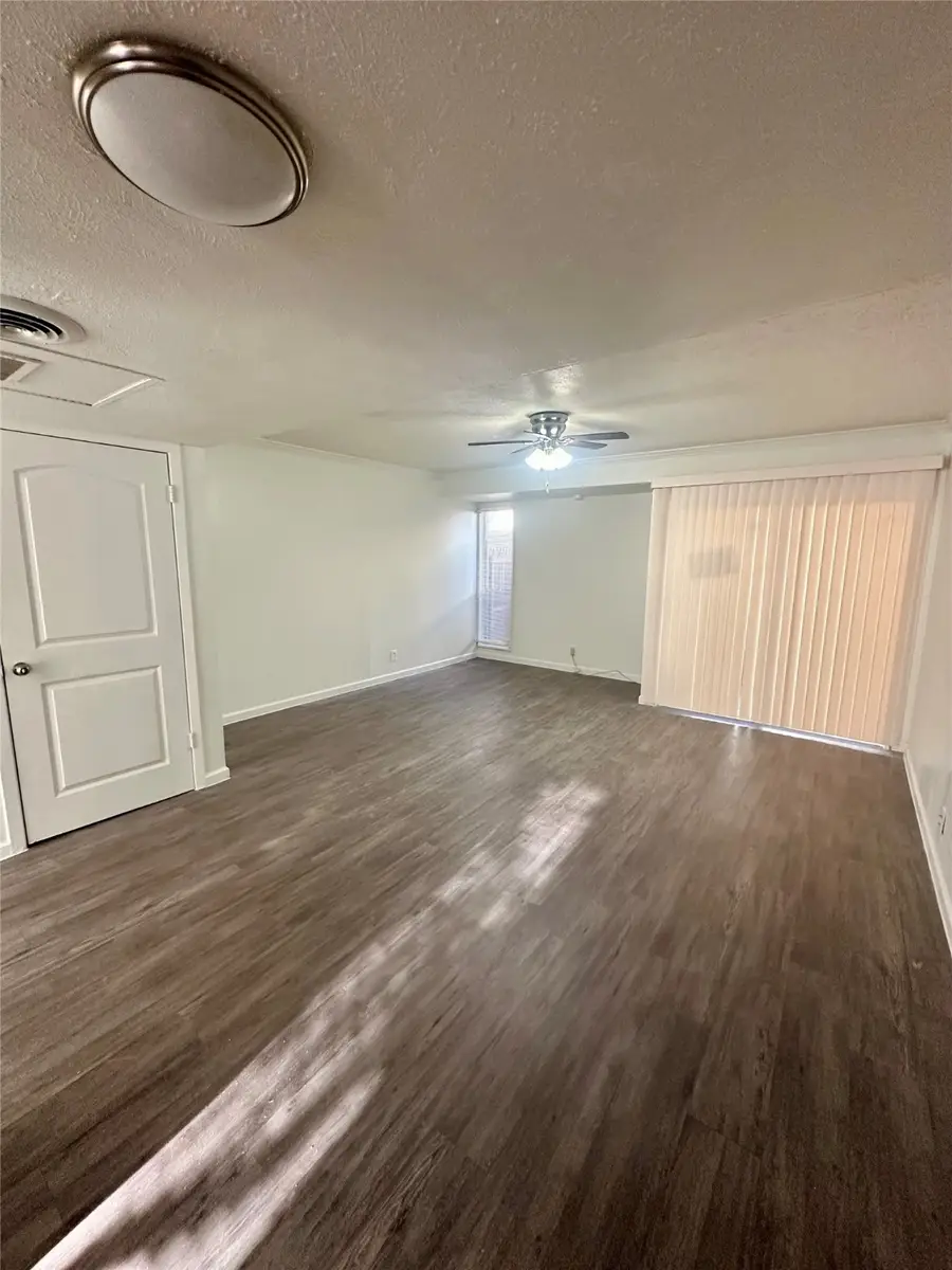 928 S Weatherred Drive, Richardson, TX 75080 - Image #2