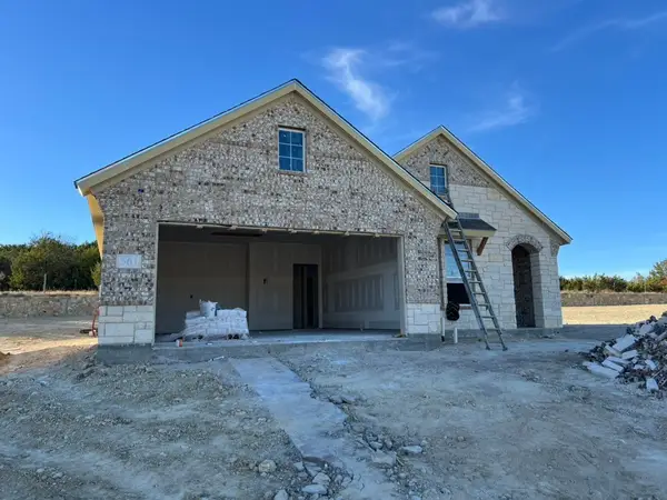 561 Waterford Park Boulevard, Weatherford, TX 76087