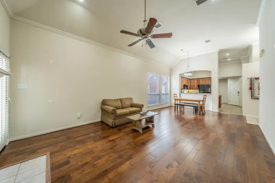 2020 Canterbury Drive, Bedford, TX 76021 - Image #3