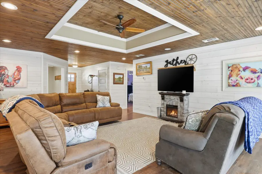 8980 County Road 156, Bluff Dale, TX 76433 - Image #3