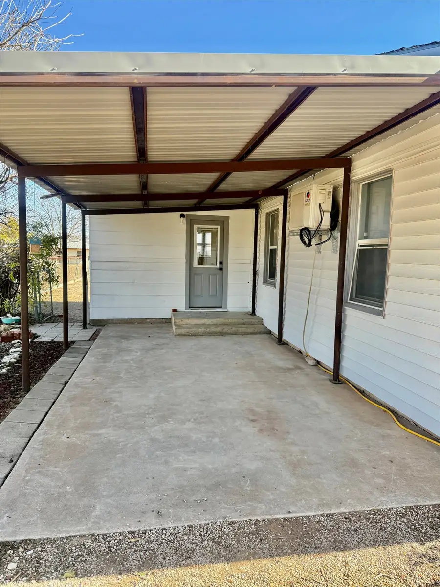 1541 Mccarty Street, Aspermont, TX 79502 - Image #3