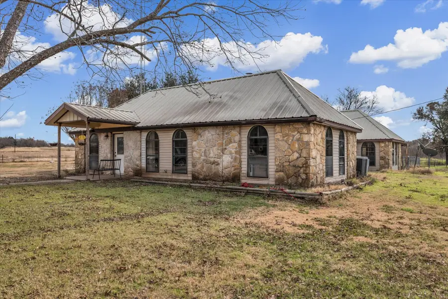 510 Old Sawmill Road, Axtell, TX 76624 - Image #2