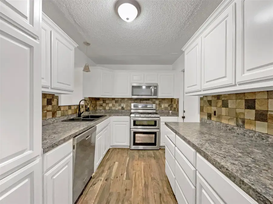 1716 Sylvan Drive, Arlington, TX 76012 - Image #2