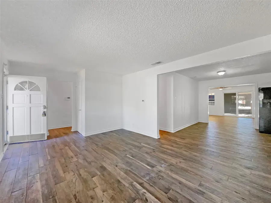 1716 Sylvan Drive, Arlington, TX 76012 - Image #3