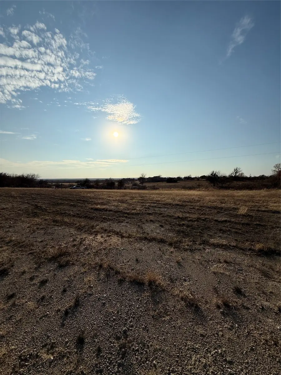 5200 Agnes Circle, Springtown, TX 76082 - Image #2