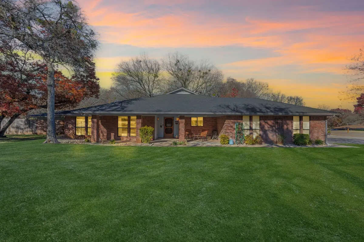 523 Canyon Trail Road, Weatherford, TX 76087 - Image #1