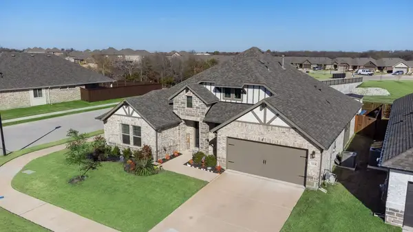 614 Creekview Lane, Lavon, TX 75173