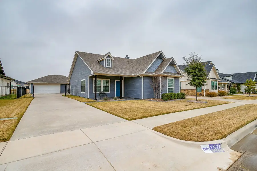 1576 Lizzie Lane, Burleson, TX 76028 - Image #2