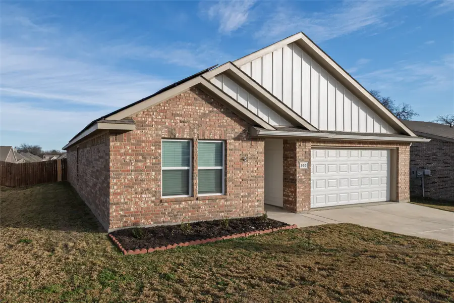 953 Ben Drive, Springtown, TX 76082 - Image #2