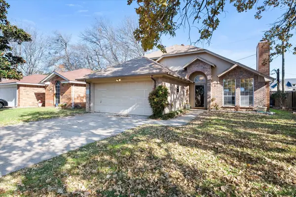 1302 Ivy Creek Drive, Mansfield, TX 76063