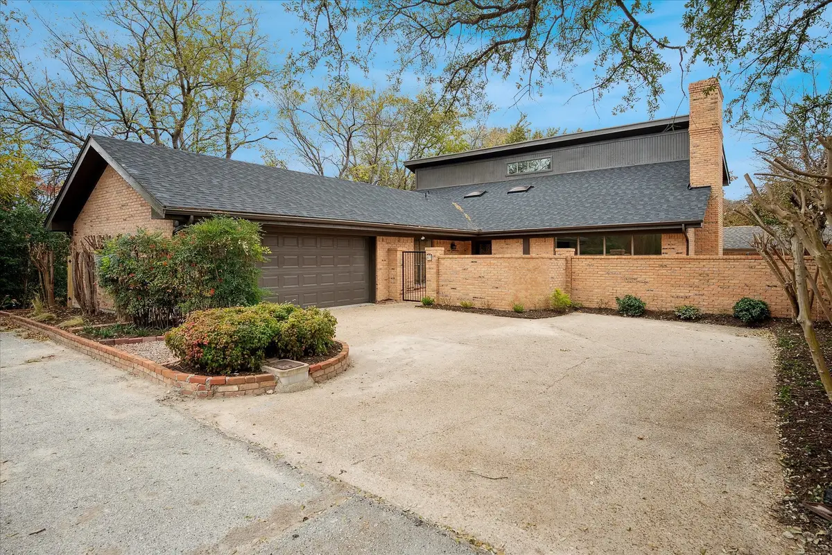 62 Legend Road, Benbrook, TX 76132 - Image #1