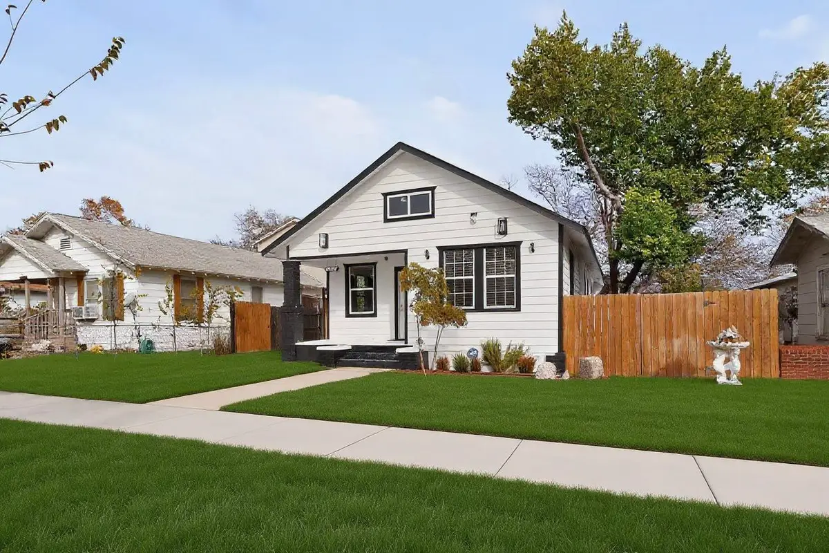 3423 Avenue N, Fort Worth, TX 76105 - Image #1