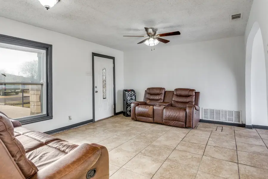 817 Stella Mae Drive, Fort Worth, TX 76028 - Image #3