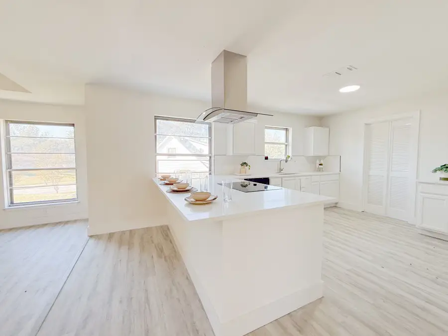 6320 Arthur Drive, Edgecliff Village, TX 76134 - Image #3