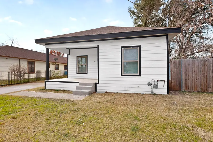 633 Ogden Avenue, Cockrell Hill, TX 75211 - Image #2