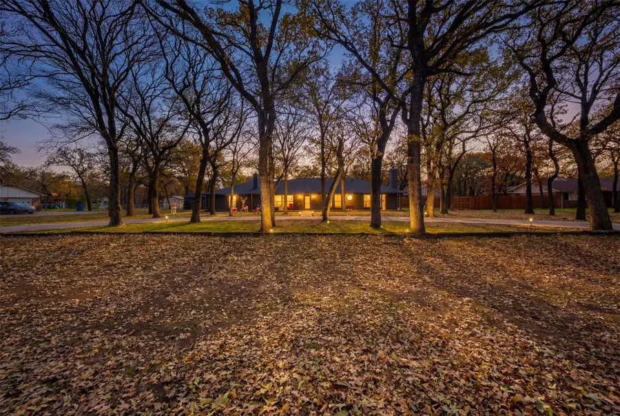 1908 Thousand Oaks Drive, Burleson, TX 76028 - #3